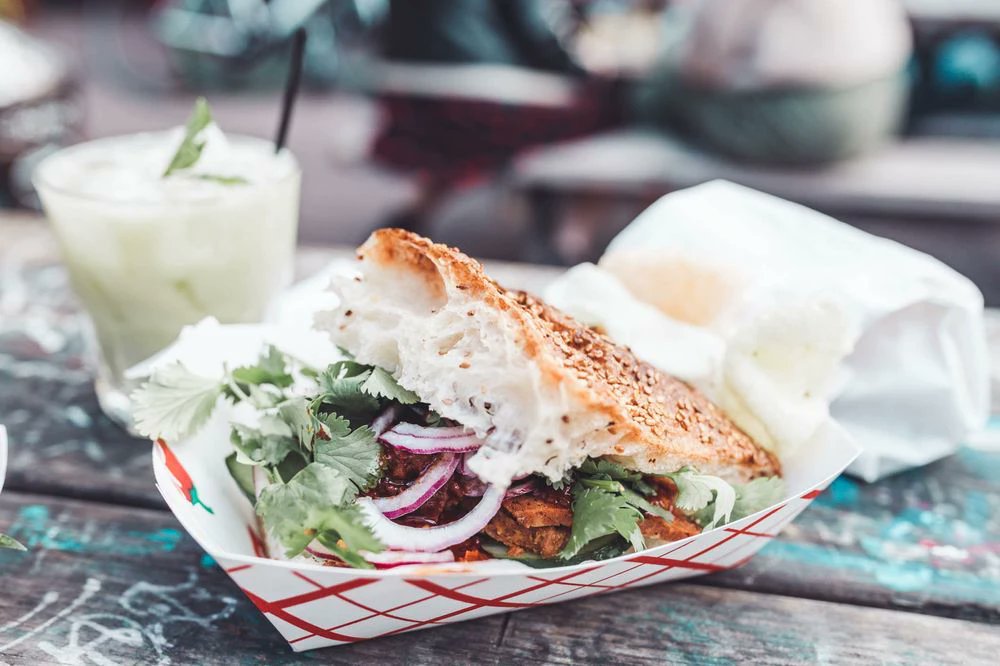 Oakland Eats: Mountain Mike’s Pizza expands near Oracle Arena, S+M Vegan's café put on halt, more hoodline.com/2020/05/oaklan… by @colazioneAroma