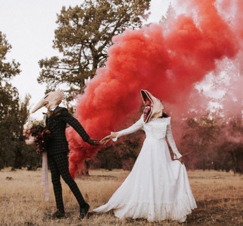 glitterrbatt's tweet image. Beetlejuice themed wedding