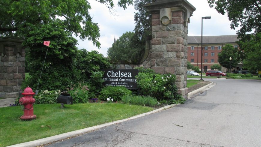 gkkstitch's tweet photo. #Nibbles4Nurses fed the entire staff at the Chelsea Retirement Community with 140 meals from Zilke Farm Kitchen: Pulled pork baked beans, mac &amp; cheese, &amp; cornbread https://t.co/GjttFNRz9w