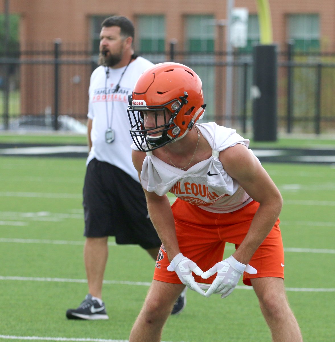 ByronBeers's tweet photo. Former @TahlequahFB standout and OCA All-State selection @CGoodster signs with @NSU_Football. https://t.co/aYwHkjWP3J @RiverHawkSports @TahlequahTDP https://t.co/YQ9x7K2Jqv