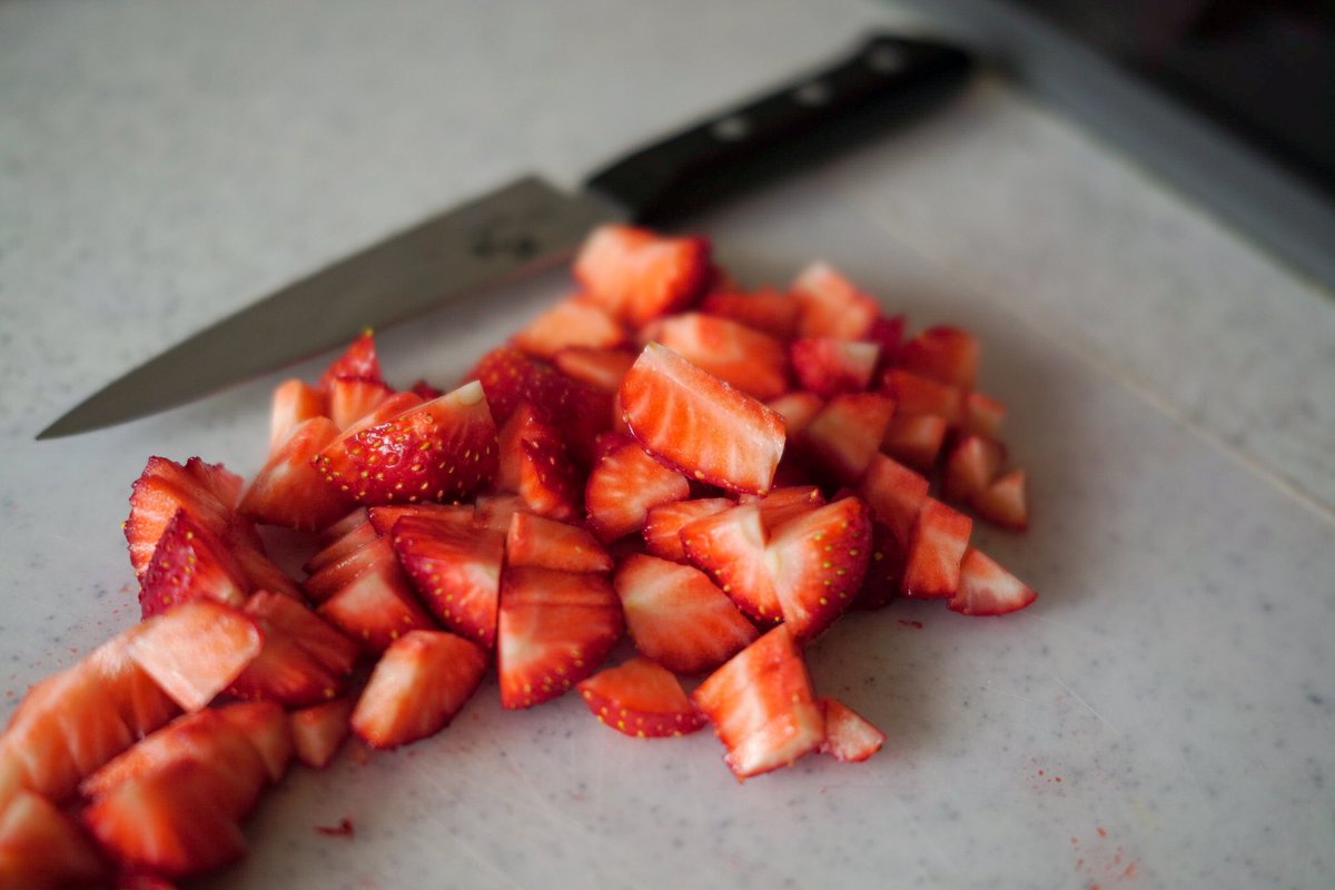 Tam３ Mr Cheesecake Koji Tamura 自家製イチゴバター 作った イチゴを加熱 して作るものがほとんどみたいだけど 僕はイチゴのフレッシュみを愛してるのでほぼ加熱なし イチゴ バター クリームチーズ ホワイトチョコ 練乳なんかを使っ