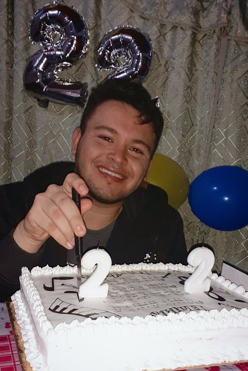 joakoalbornozok's tweet photo. Y este fue el cumpleaños más diferente que me tocó pasar, pero con los que más quiero y están presente siempre, más en este momento. 
Mi único deseo hoy es estar bien. Agradezco a Dios por 1 año más. Y a todos los que se tomaron un pequeño tiempo + https://t.co/HaWz0LPYrx