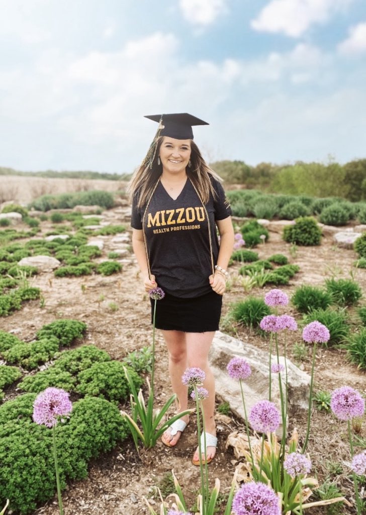 MUSHPAmbassador's tweet photo. Congratulations to another wonderful graduate, Olivia Healzer! She will be starting Mizzou’s Applied Behavioral Analysis program in the fall. Olivia, thank you so much for the exceptional skills you have brought to our team! Congratulations! ✨ #HealthProfessionsMade #mizzoumade https://t.co/vTQAL0KwSS