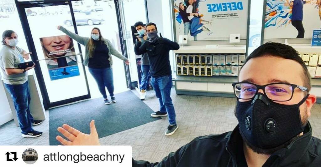 AR_Retail_Chnnl's tweet photo. AT&T Long Beach is open, ready and rockin those masks! 😷#connectedtogether #ARUnited @primecomms
#Repost @attlongbeachny
・・・
Stop by and visit. Our team is ready to help! Don’t forget your 😷 #attdeals #att #lbny #longbeachnynotcalifornia #longbe… https://t.co/lobSiMoklC https://t.co/XjrORNUD1S
