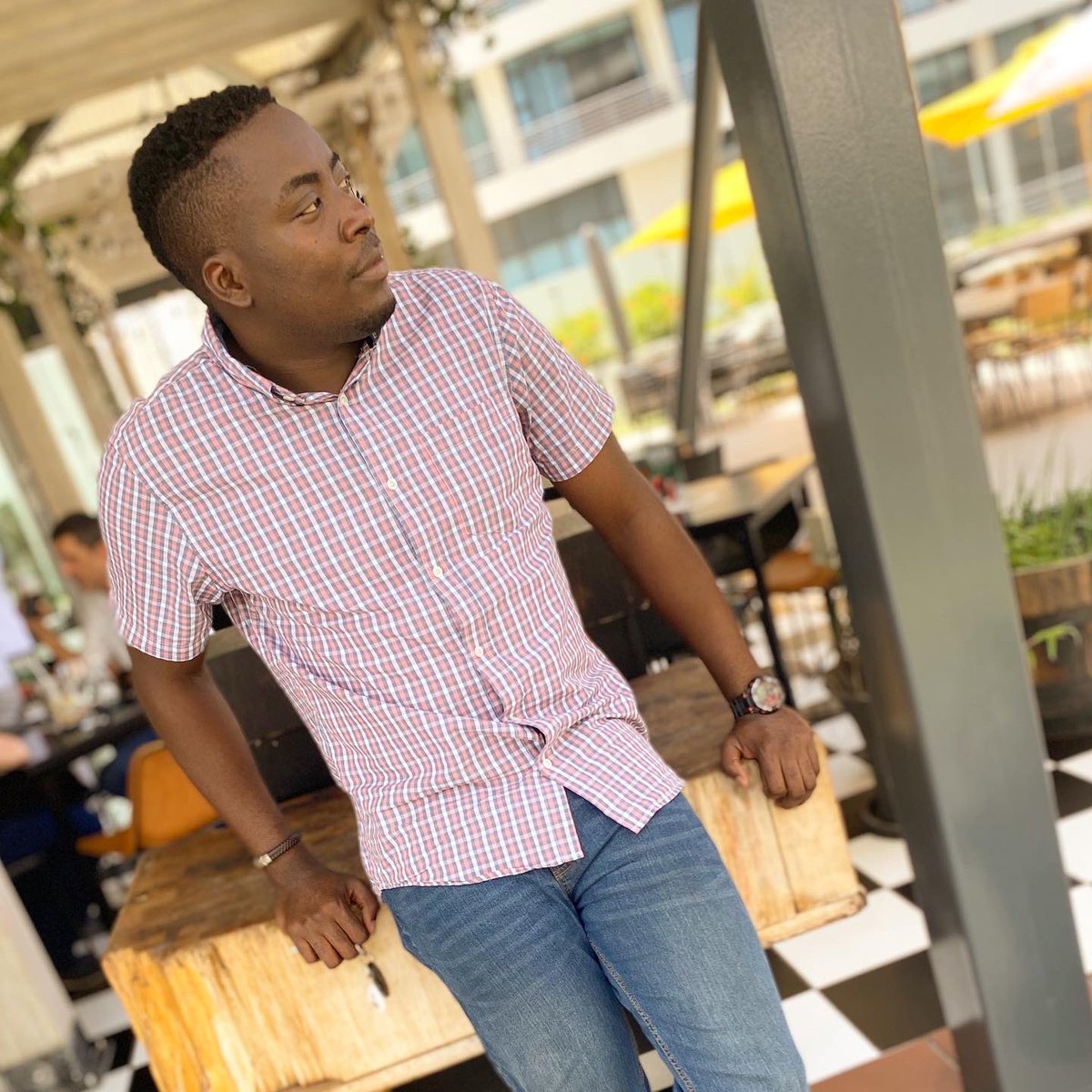 OparindeKM's tweet image. Nobody is even shooting shots at me 🤷‍♂️🤷‍♂️🤷‍♂️. My father’s epistle about marriage this morning really touched my soul. Please shoot your shots, I am ready.