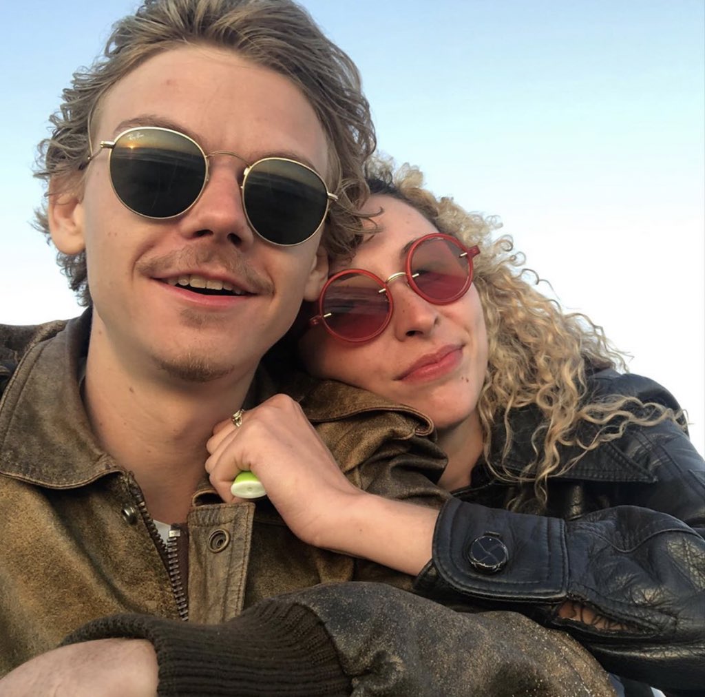 newtfitzell's tweet photo. NOT THEM BEING MY FAVORITE COUPLE EVER https://t.co/48tOKOle4c
