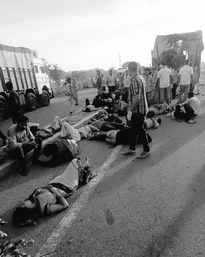 VishalVerma_9's tweet image. These visuals make heart break in pieces &amp;amp; bow head in shame.
Voice less poor labours who have built India with their blood &amp;amp; sweat are suffering the most!
Done mocking Rahul Gandhi to &quot;look cool&quot;?
Now rise up and ask questions to Government in Aatmanirbhar denial mode!
#Auraiya