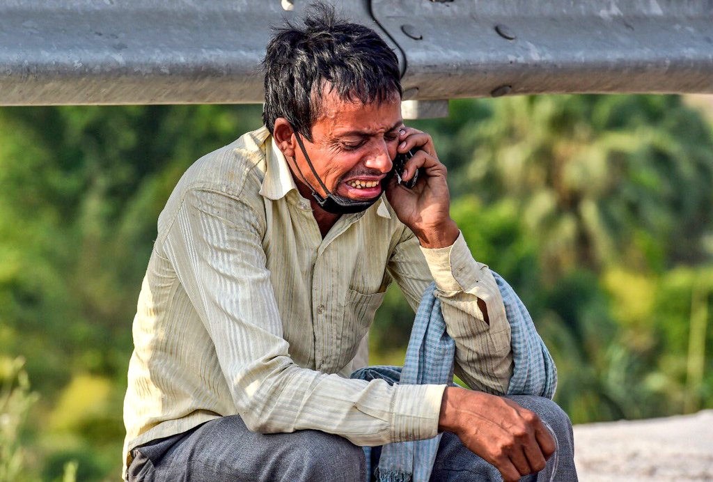 VishalVerma_9's tweet image. These visuals make heart break in pieces &amp;amp; bow head in shame.
Voice less poor labours who have built India with their blood &amp;amp; sweat are suffering the most!
Done mocking Rahul Gandhi to &quot;look cool&quot;?
Now rise up and ask questions to Government in Aatmanirbhar denial mode!
#Auraiya