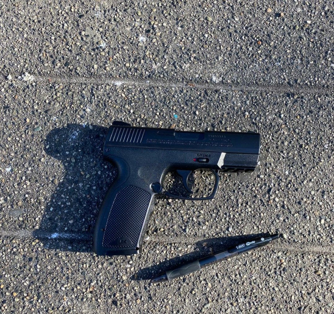 DeputyChow's tweet photo. Another gun call tonight. Report of a man being pistol whipped in the DTES, we got the bad-guy but the victim ran off #REALreplica #REALbusy #CrimeNotTakingABreak https://t.co/xzsOYM5M0u