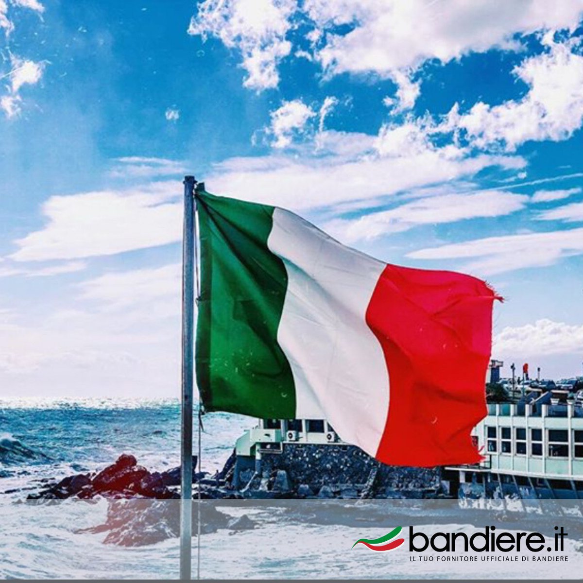 BandiereInfo's tweet photo. #bandiereditalia https://t.co/d6vk7GN2qZ