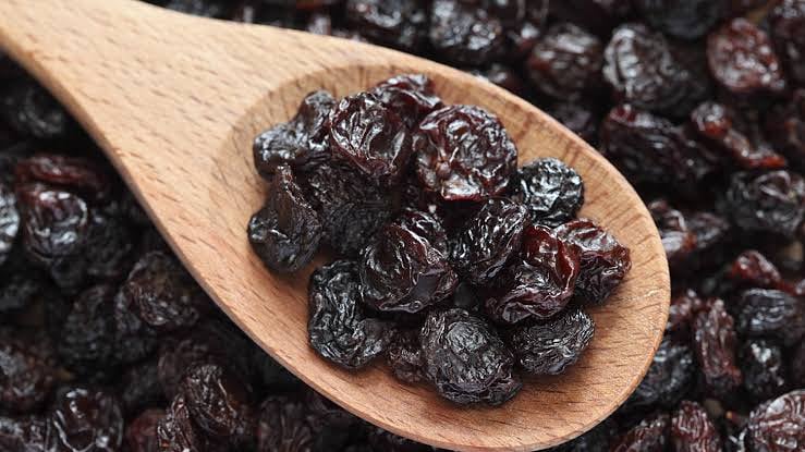 Health is Wealth
RAISINS helps in promoting better DIGESTION by softening the stools &amp; smoothening the bowel movements–thereby preventing constipation.
Fiber keeps u feeling full for longer periods, making #RAISINS a good dietary addition for those looking to lose WEIGHT.