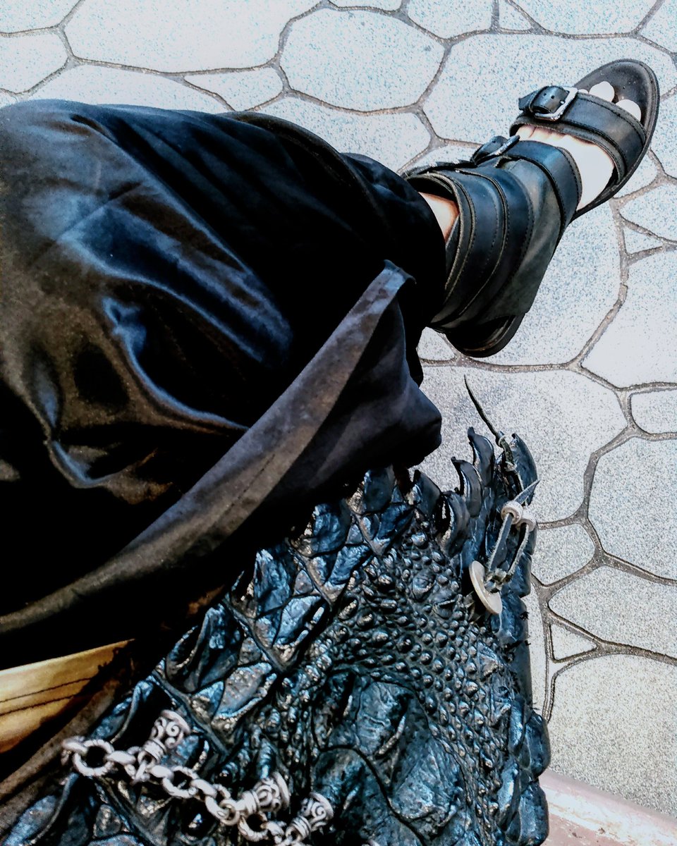 dgmpdgmpdgmp's tweet photo. 超戦闘力高めのコーデ
(オカマのおっさん風)
#システレ
#nnnc
#京都
#デザイナー
#ジバンシ���
#スカル
#GUCCI
#fashion
#artists https://t.co/aeTI6gENJp