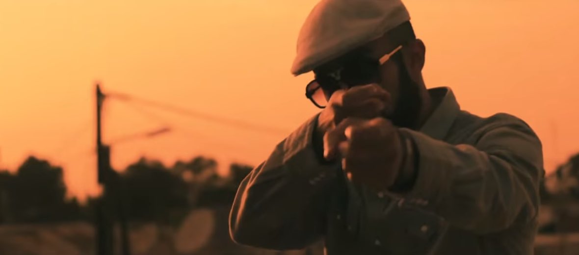 rapextract's tweet image. « J'hésite et j'hésite et j'hésite et j'hésite et j'me suis dit
"Nique sa mère, envoyez la suite" »