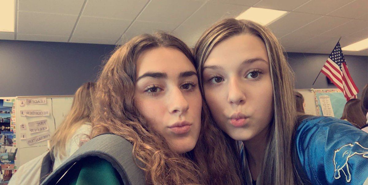 Happy birthday to my day one, thanks for sticking by me since birth.  I hope u have the best day ever... i love you forever❤️❤️