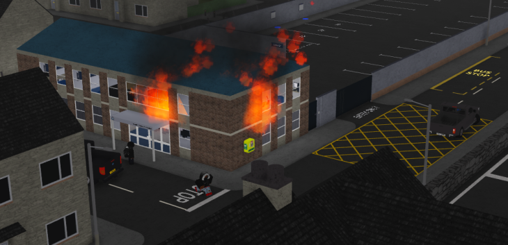 HertsliveR's tweet photo. Hertfordshire has suffered a string of arson attacks over the last few days. HFRS and NHS received a urgent from the Hertfordshire Constabulary saying there police station was engulfed with flames. HFRS pulled 1 pulled one occupant out of the building and handed them to the NHS. https://t.co/9MHUQ5WY5m