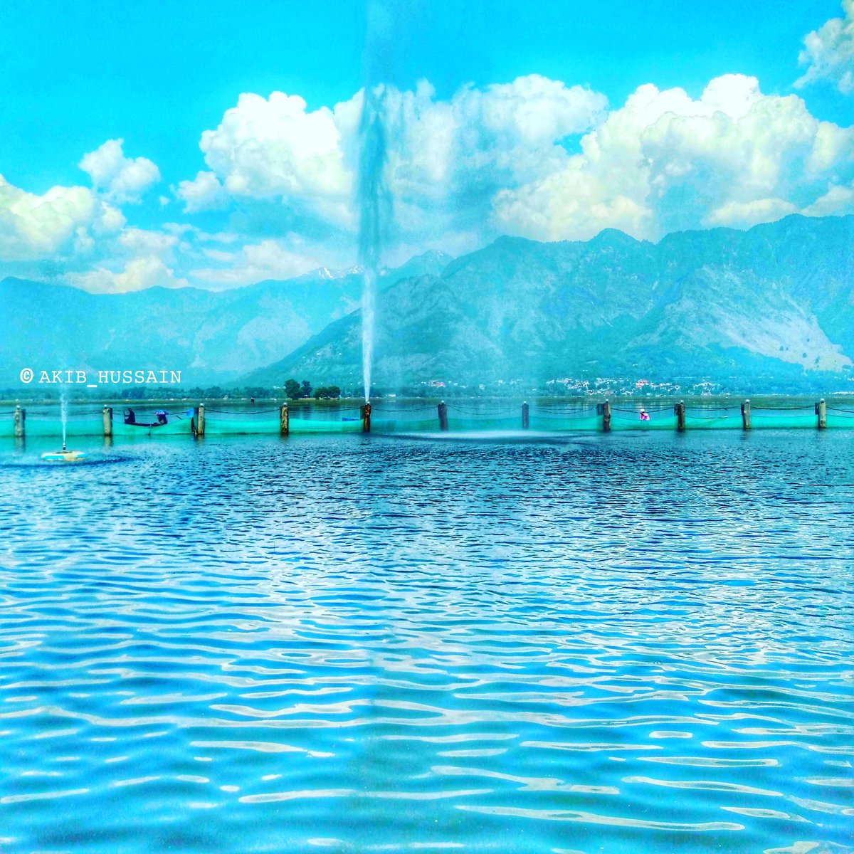 akib_007's tweet photo. #Gushing_Fountain #Vagrant_white_clouds #Perfectly_textured_mountains #Sparkling_water #DAL_LAKE_SRINAGAR
© 𝙰𝙺𝙸𝙱_𝙷𝚄𝚂𝚂𝙰𝙸𝙽 @AFTABSHABNAM @Fayaaz_Dar @JandKTourism https://t.co/ZWZM2SQN9l