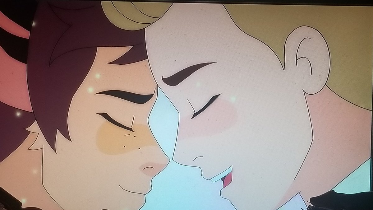 Two_Cams25's tweet photo. Again, WELCOME TO #PRIDEMONTH!! Heck, this is #PrideYear at its fullest.
Thanks @Gingerhazing & the amazing @Dreamworks team behind this series.
#SheraSeason5 #SheRaSpoilers #SheraandthePrincessesofPower #Catdora #Cadora #Catra #Adora #LoveIsLove❤❤ https://t.co/B92bLMFM1u