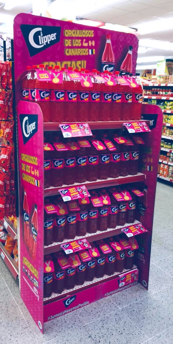 Le colgamos la medalla de campeón del mundo a nuestro #ClipperDeFresa #OrgullosoDeSerCanario GRACIAS <a href="/elaboradoaqui/">ElaboradoEnCanarias🇮🇨</a> 🍓🍓 #MundialDeRefrescos