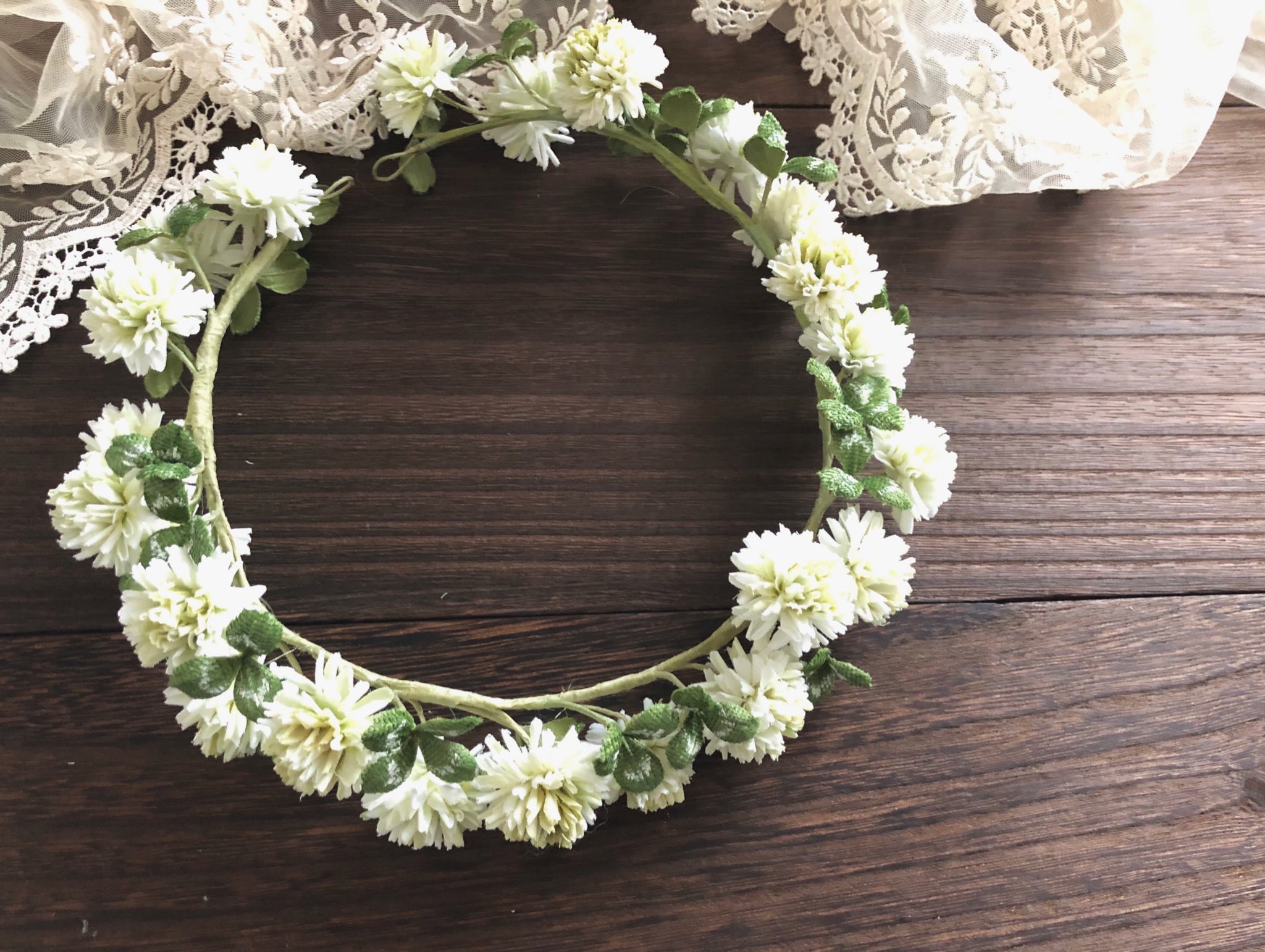 Henriette 布花作家 Di Twitter 白詰草の花冠 白詰草の季節です 優しくふんわりとした花冠に仕上がりました 過去最大の花数を入れたボリューム感のあるタイプです ピクニック撮影やガーデンウェディングにも 布花 しろつめくさの花冠 シロツメクサの Henriette 布花作家 Di Twitter 白詰草の花冠 白詰草の季節です 優しくふんわりとした花冠に仕上がりました 過去最大の花数を入れたボリューム感のあるタイプです ピクニック撮影やガーデンウェディングにも 布花 しろつめくさの花冠 シロツメクサの