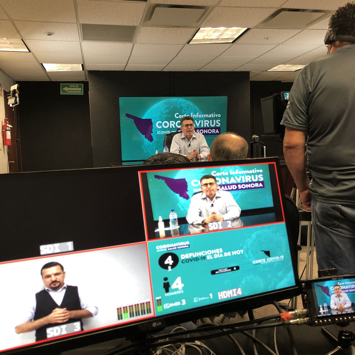 RTabanico's tweet photo. Hoy cumplimos 60 días produciendo sin parar las transmisiones en vivo informando sobre el #Covid19 en #Sonora. 📷📡 #LiveStream #QuedateEnCasa 🏠 https://t.co/2PiDpPXRYy