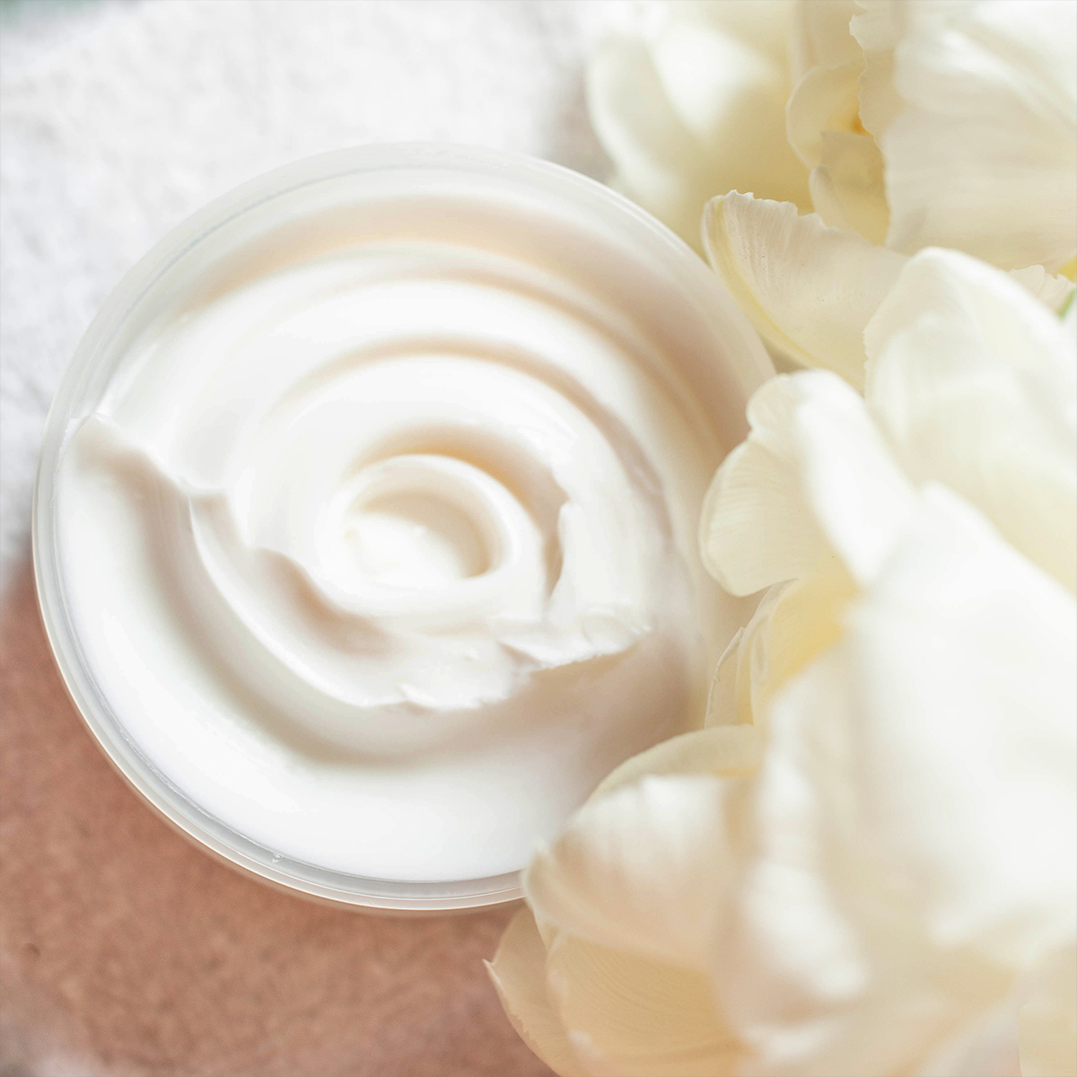 MaryKay's tweet photo. A NEW way to pamper! The White Tea &amp; Citrus Satin Body® Whipped Shea Crème is luxuriously moisturizing. #MaryKay #bodycare https://t.co/rfRaWQbLmN https://t.co/r6FfV6Kdnt