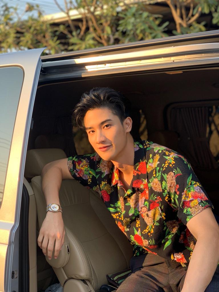 Day 21:  @Tawan_V have a great day and stay safe. ฉันรักคุณ   #Tawan_V