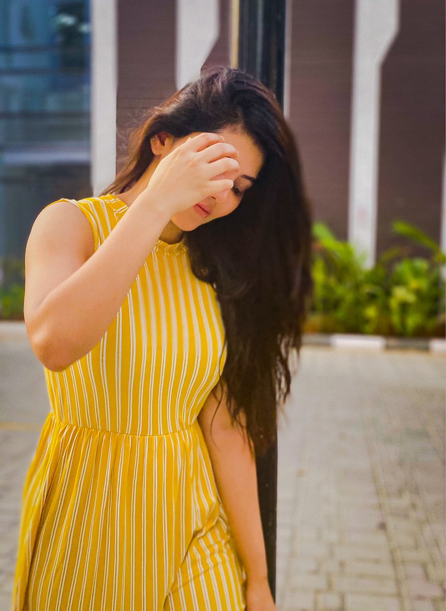 NewszeroT's tweet photo. காந்தப் பார்வையில் வசீகரிக்கும் 'மஞ்சள் காட்டு மைனா' #AthulyaRavi..!

லைக்சை அள்ளும் புதிய புகைப்படங்கள்..!

@AthulyaOfficial 
#PhotoShoot #Kollywood #Cinema #NZT https://t.co/wrBaphEqKD