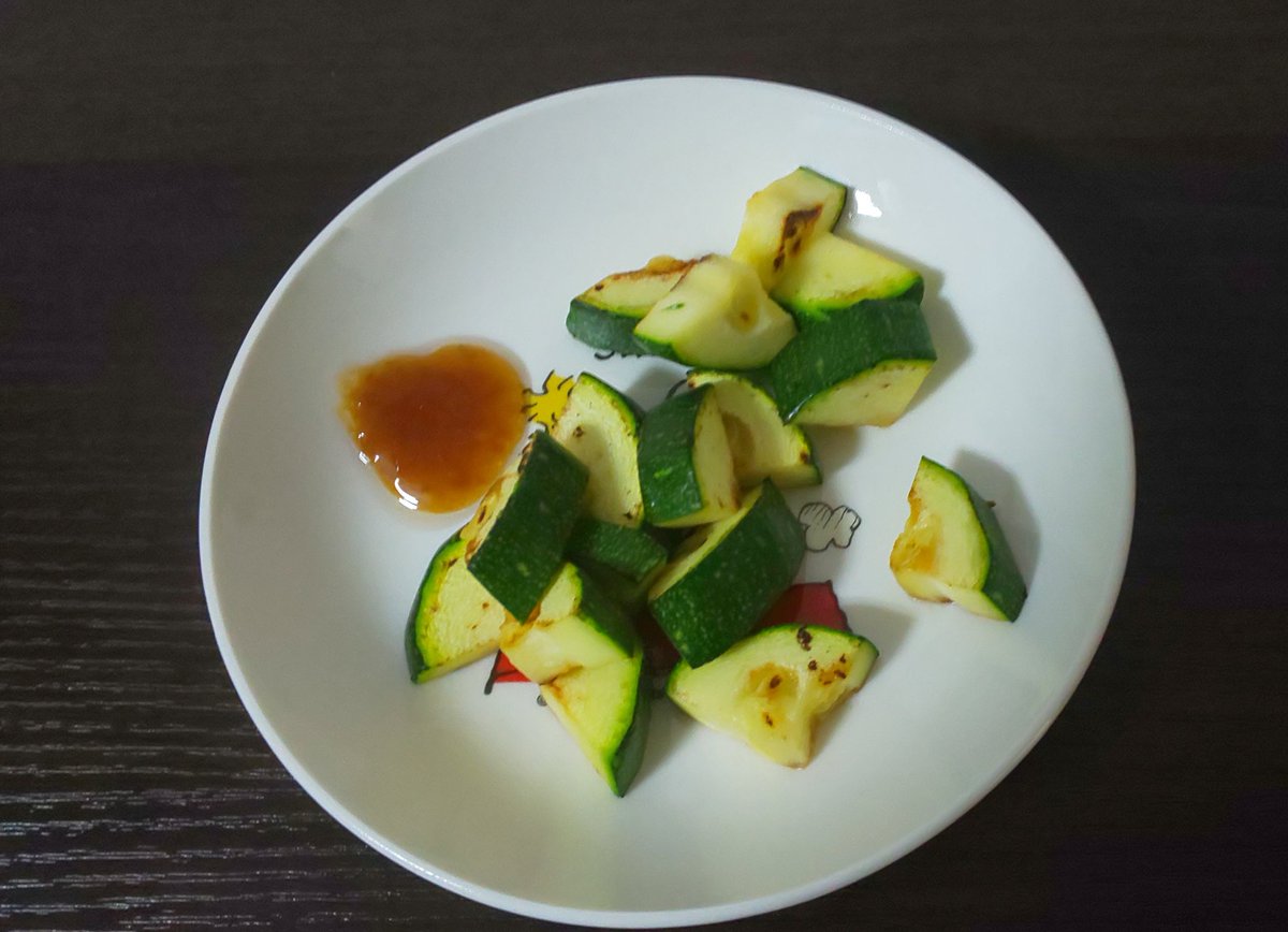 1週間、「Ryuukoku Online  Start-up Week」ありがとうございました！
1日目のラジオの話、覚えてますか？
そう！ズッキーニの素焼きですよね！ということでこちら。↓
(イメージと違う？)

#ROSW #春から龍大 #龍谷大学
 #goen #magoradi #龍谷大学まごころRadio