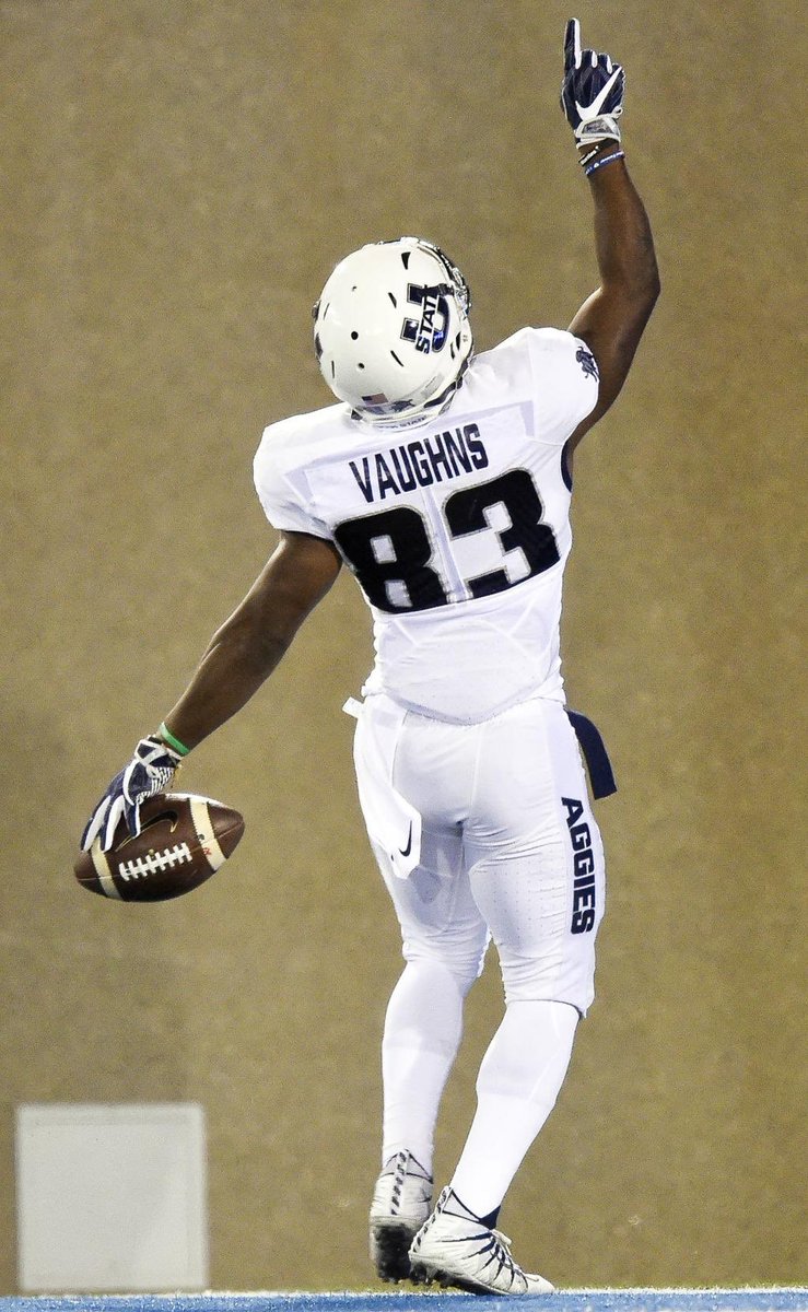 COHSFootball's tweet photo. Our #ChargerRollCall yesterday was a tremendous testament of resilience & resolve. We appreciate our #COFamily @AVaughns22 sharing his inspiring story awesome lessons about importance of family & belief & faith in oneself. The fiercest & posiest competitor. #HumanHighlightReel https://t.co/v2dcE8iNa4
