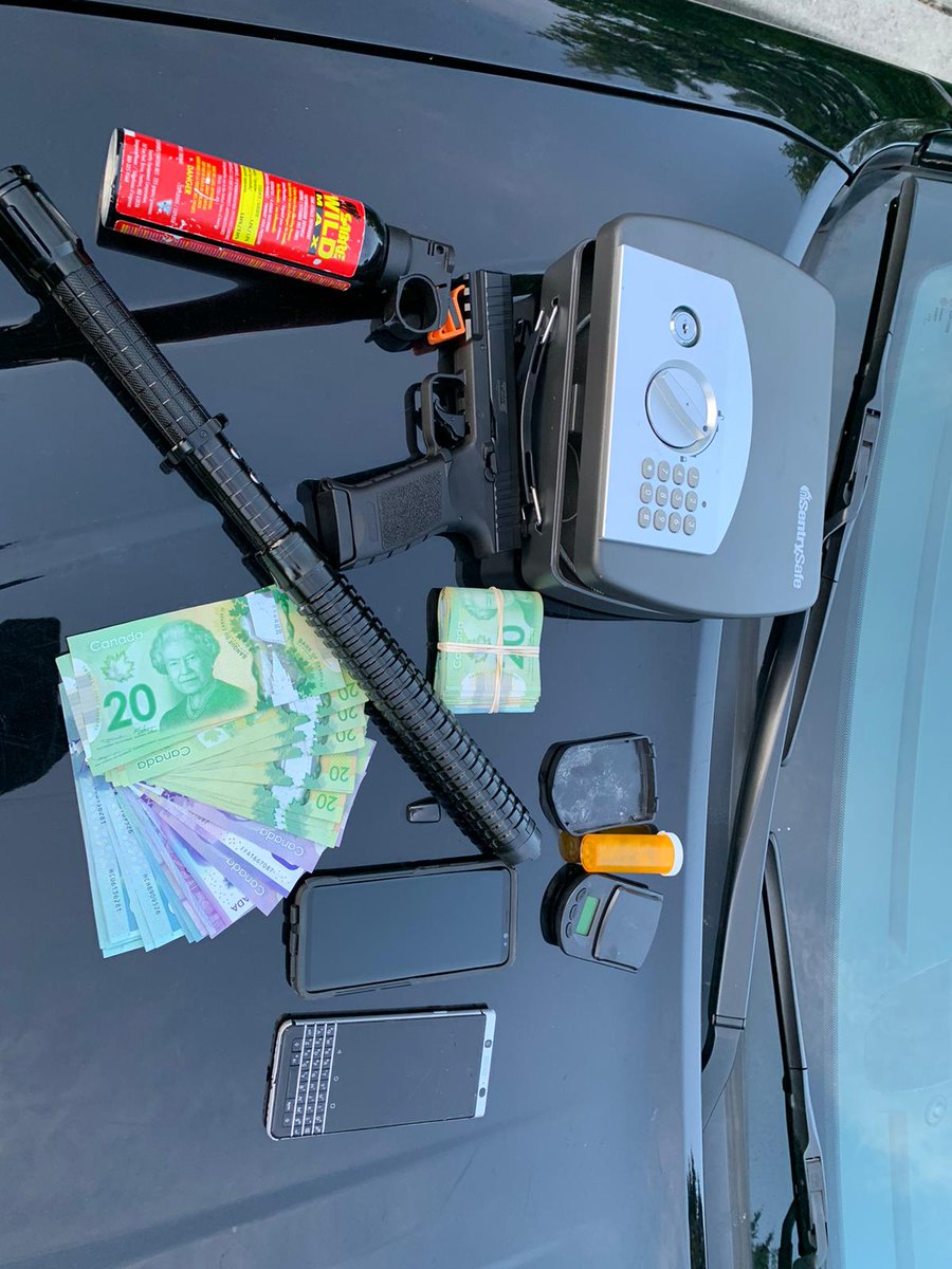 DeputyChow's tweet photo. 3/3: Apparently, drug dealing is risky work. Seized later tonight in the #GED #NuffAlready #CrimeNotTakingABreak https://t.co/mQM5n59m3K