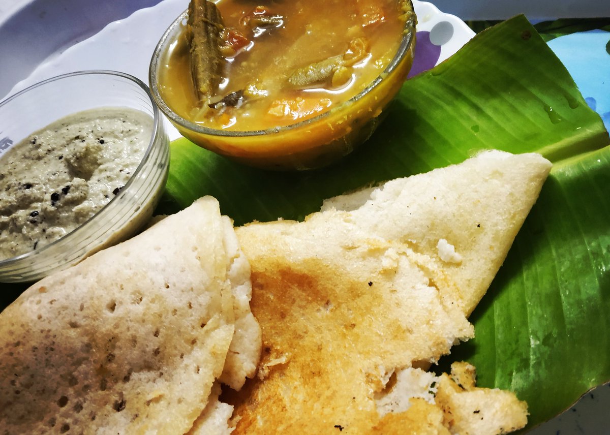 vivek_web's tweet image. #Dosa #SouthIndian #LockDownExperiment 
डोसा मुझे बहुत ज्यादा पसंद है और पसंद की चीज़ों पे &quot;आत्मनिर्भर&quot; (😉) होना ज़रूरी है...देखिए पूरा वीडियो और आनंद लीजिये....एक शानदार सुबह की शुरुआत का 👍😊
Full Video: facebook.com/10276796450099…