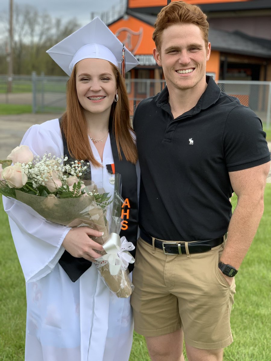 4bakert's tweet photo. Graduation Day!! https://t.co/AEFuGSjkDF