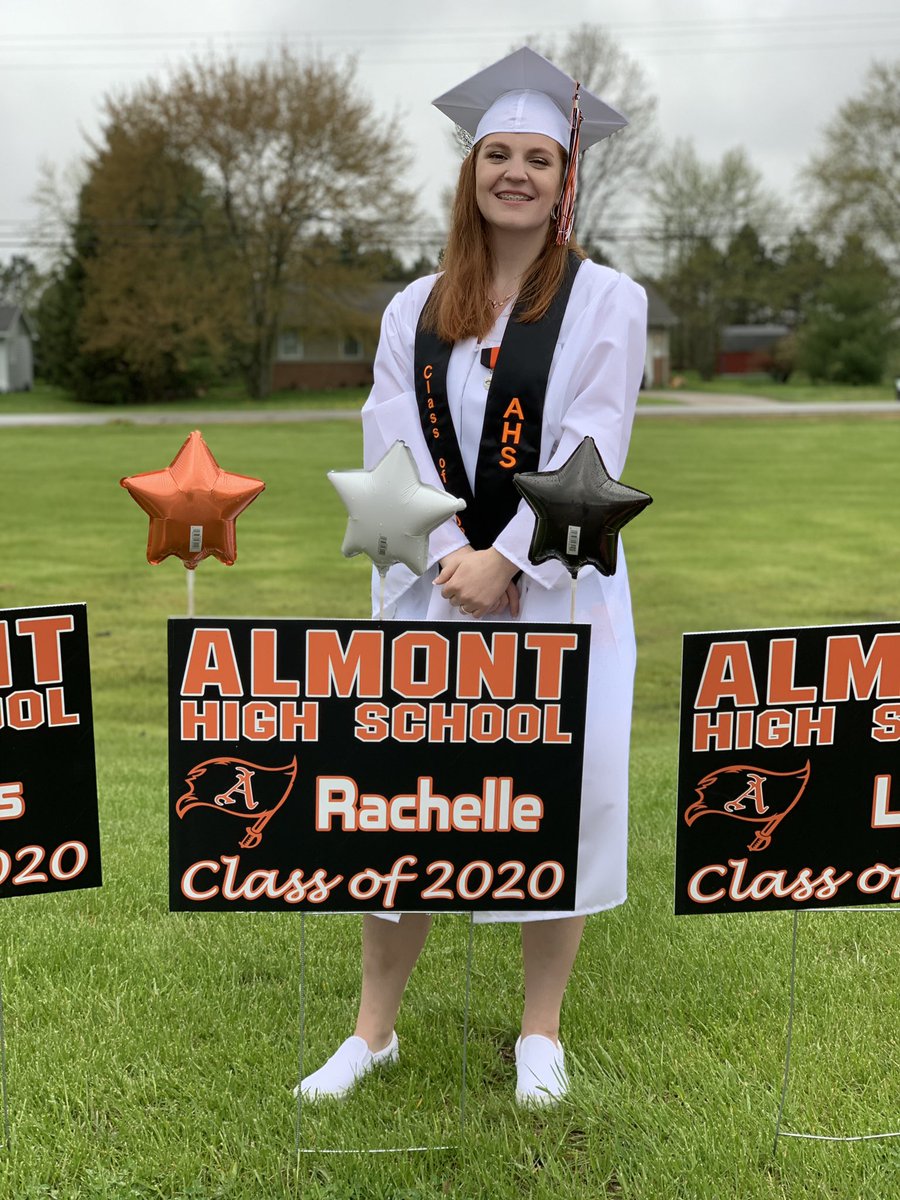 4bakert's tweet photo. Graduation Day!! https://t.co/AEFuGSjkDF