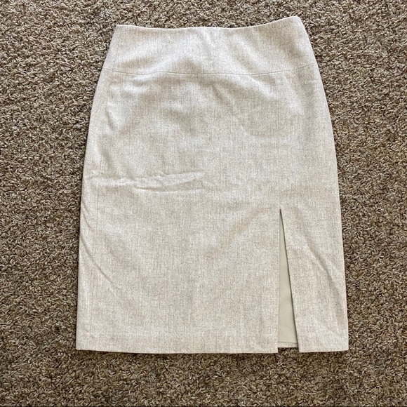 ceceily_p's tweet photo. So good I had to share! Check out all the items I'm loving on @Poshmarkapp #poshmark #fashion #style #shopmycloset #abercrombiefitch #bananarepublic: https://t.co/uGdUukGOLF https://t.co/I7KXZqKwQI