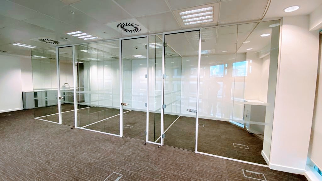 LondonPartition's tweet photo. London Commercial offices 
#GlassPartitions #GlassOffices 
#Glassscreens #GlassPartitioning
https://t.co/QAB99RLZIQ https://t.co/4Wh5i47WIa