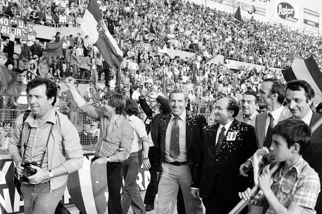 TorinoFC_1906's tweet photo. 🔙Back to...

🗓️16 maggio 1976

📰Il Torino pareggia 1-1 contro il Cesena e si laurea CAMPIONE D'ITALIA! 🎉

#SFT https://t.co/Q6hBlCZtcd