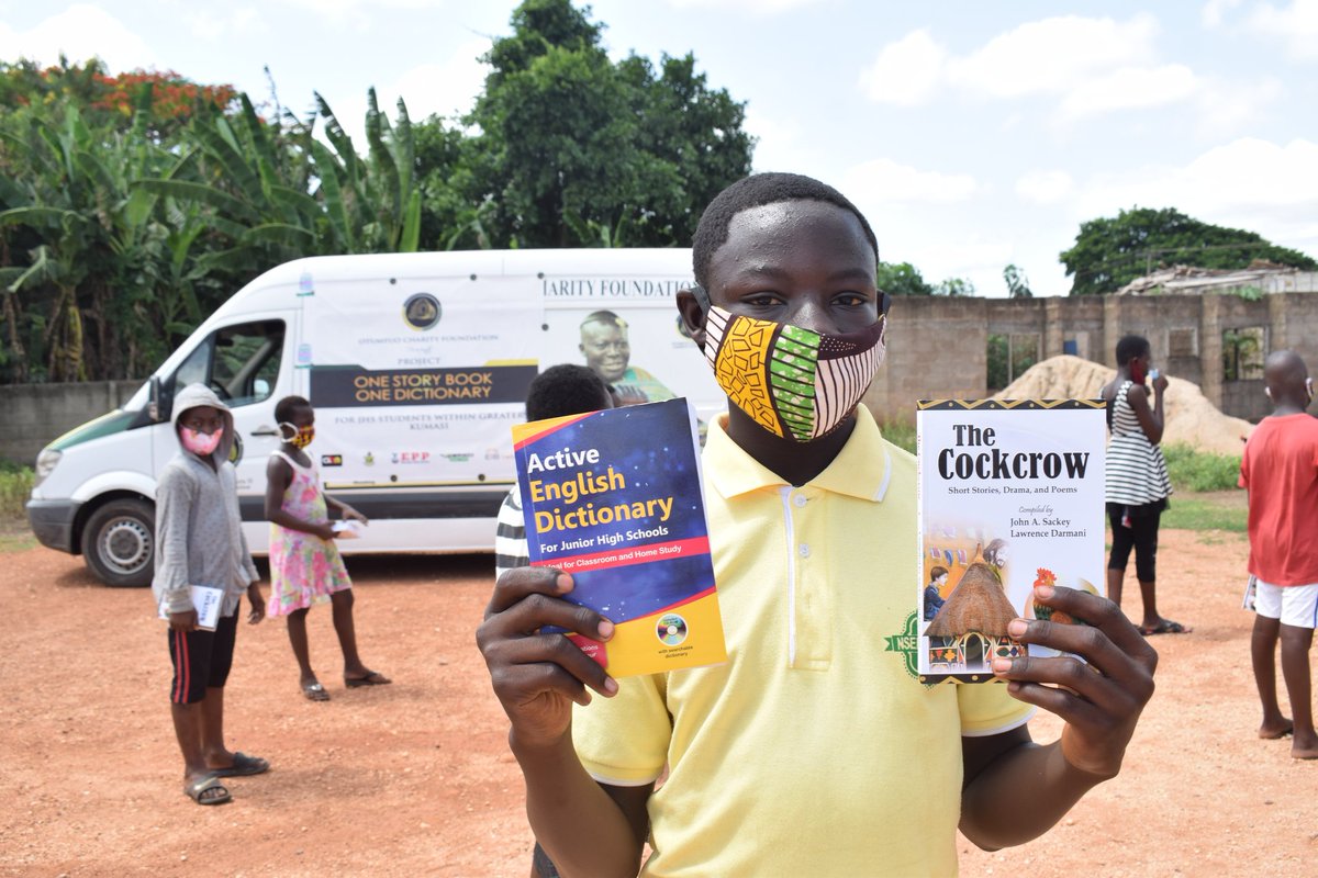 Otumfuofdn's tweet photo. Sabin Akrofrom community benefits from "Project One Story Book One Dictionary."
Promoting reading and learning whilst at home as schools remain closed.
Thank you Nana Osei Kofi for your support.
#OneStoryBook
#OneDictionary
#SupportBasicEducation https://t.co/PZjhBNB6FS