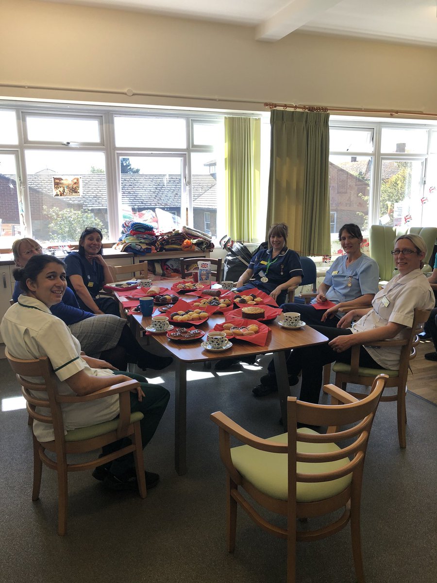 Yesterday we welcomed staff from Fordwich to the St Augustine’s family! What better way to celebrate the merge than tea from a pot and cake 🌈 <a href="/Fairclo1Siobhan/">Siobhan Fairclough</a> <a href="/UpaasnaG/">Upaasna Garbharran</a> <a href="/SueBrassington/">Sue Brassington</a> <a href="/SusanAcott/">Susan Acott</a>  <a href="/HallRshall5/">Sally Hall</a>