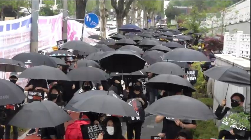 오늘 서초집회 정말 많은 분이 참석해주셨습니다.

참석해주신분들 다들 정말 감사합니다