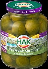joop211's tweet photo. Over #spruitjes gesproken. Deze manier van het aanbieden van dit Brussels groen is pure mishandeling.  Zo ga je toch niet met spruitjes om!? Ze smeken van achter het glas om vrij gelaten te worden. Is hier nou geen stichting voor? #helphetverpesttespruitje https://t.co/jC7DtOnQ5v
