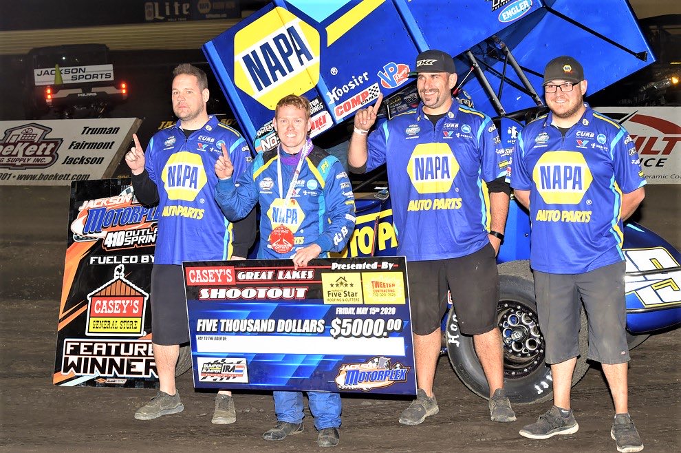 bpracingproduct's tweet photo. Congratulations @KKRdirt on win at @jacksonmotorplx last night  #bpwinner #WinnersWin https://t.co/llVf6btjGo