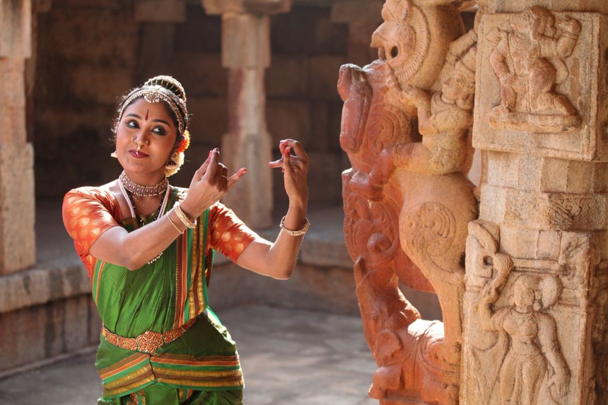 Kuchipudi :Indian Classical dance form where every gesture is a piece of art!Originated in the seventh century, from Andhra Pradesh, got its name from the village Kuchipudi where the resident Brahmins practiced this traditional  #Dance form! India's rich cultural  #heritage.