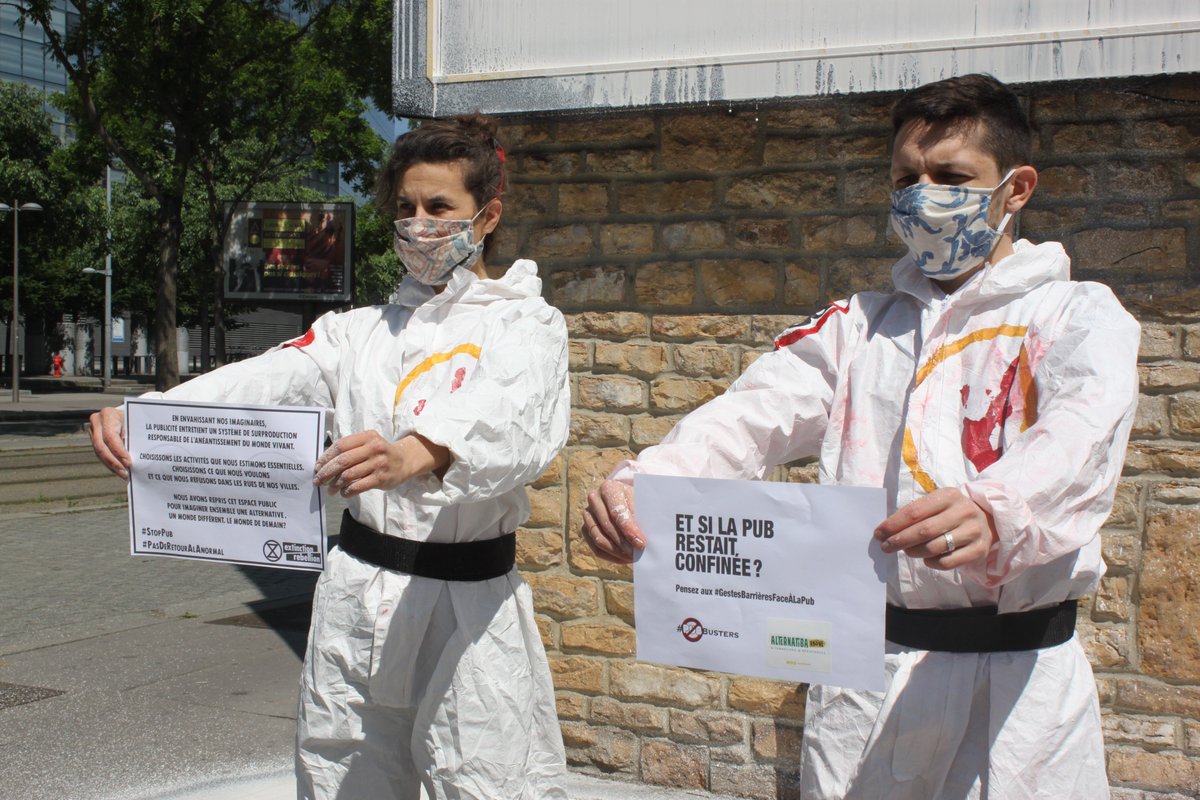 PubBusters's tweet photo. Les #PubBusters s'associent à l'action de @xrFrance ! ✊
Le #déconfinement nous permet de retrouver l'espace public… mais il est toujours envahi par la pub 😱
Il est urgent de libérer nos imaginaires et nos rues 🚫
La pub est un choix politique.
#StopPub #PasDeRetourALAnormal https://t.co/BK2h2QQQNp