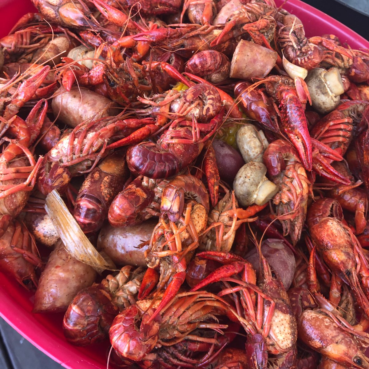 avxinc_'s tweet photo. Best way to kick off Summer on 30A? Crawfish &amp; cornhole with our Santa Rosa Beach team! 🦐 https://t.co/ZZQiW9lVaR