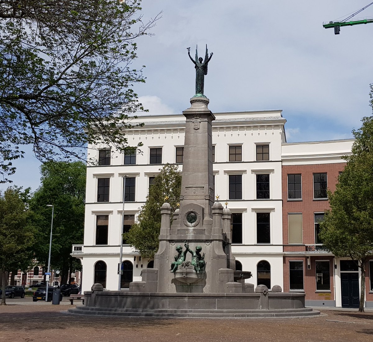 marian070249's tweet photo. Het #Caland monument
Fontein #Veerhaven
Wat hebben onze kinderen en kleinkinderen hier veel gespeeld....!!! https://t.co/YdOZJLGiTi