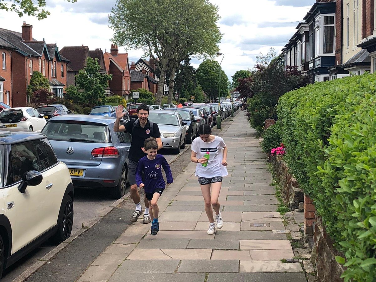 Ronnie completed his 5k NHS charity run <a href="/CAJFC/">Cadbury Athletic JFC</a> @gregoverthrow <a href="/AdamClarke501/">🇪🇺 Adam Clarke 🇪🇺</a>