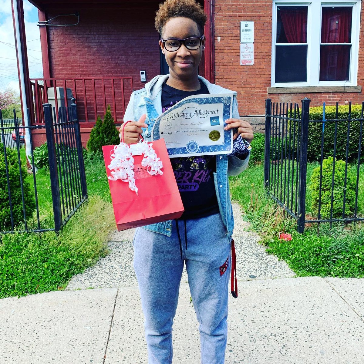 We would to Congratulate the Winners of the “Let It Out” Essay contest! 
Congratulations to:
Queenasja M. - 1st place
Taylor C.- 2nd Place 
Shayla F. - 3rd place 

Honorable Mention: 
Gianye M.
Simoné R.
Adrian T.

#LetItOut #KeepWriting #YEDSMakingADifference
#WeMoveDifferent