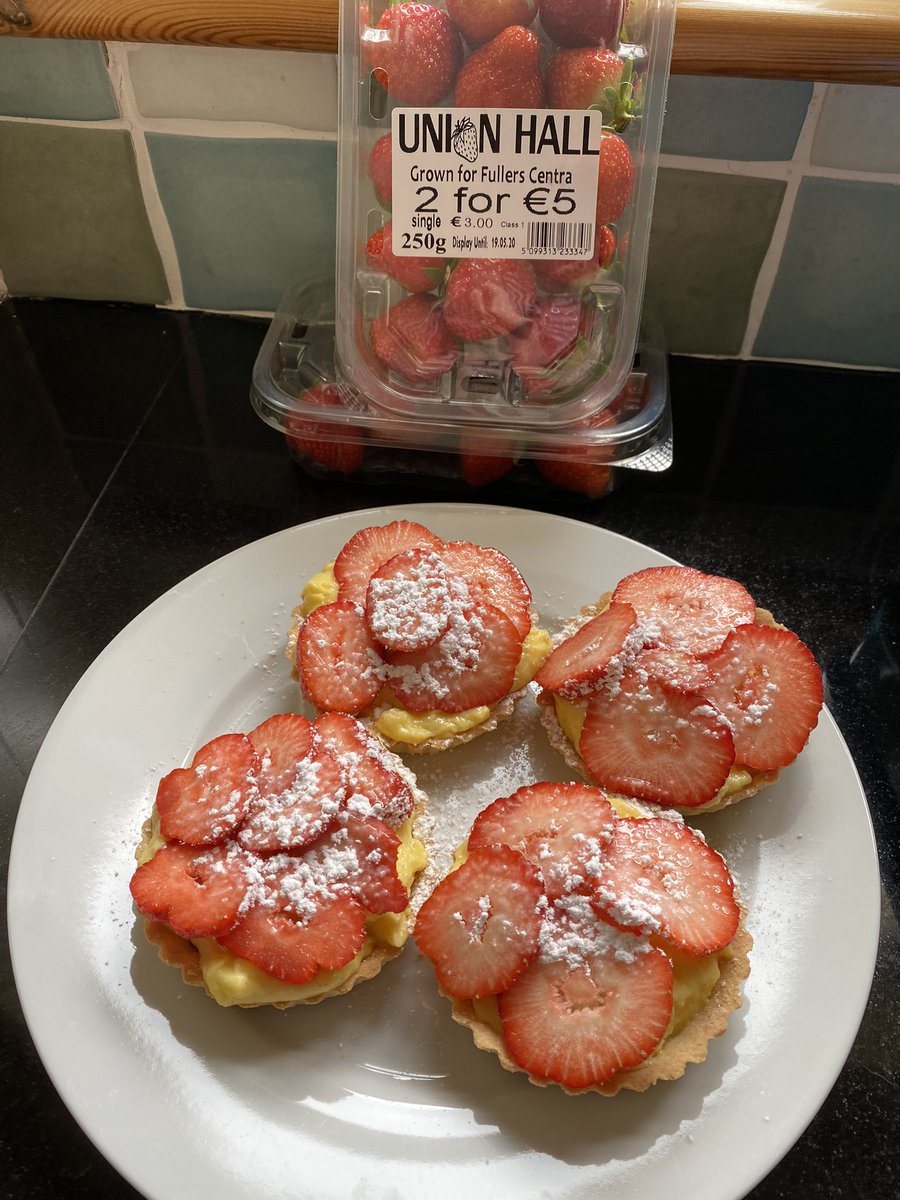 DeasyPamela's tweet photo. #Summer has landed when #UnionHall #strawberries are in! #tasteofhome #taste #shoplocal #localproducers #atasteofwestcork #within2K #Fullers #WestCork #Cork #home ππ https://t.co/CawMOXEvvr