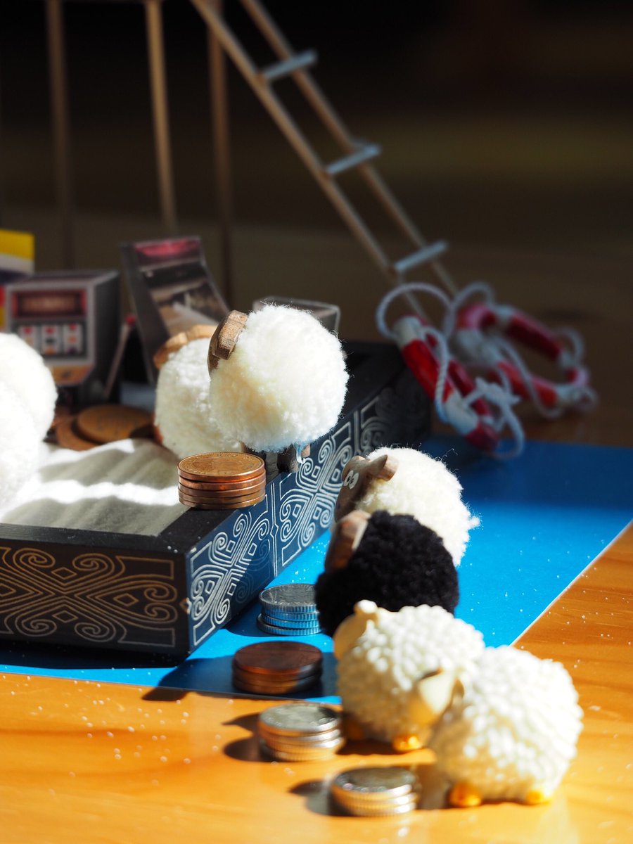 Titch_Sheep's tweet image. Baa, as it’s another bewetiful sunny day on the beach I’ve set up my very own outdoor amusement arcade. We all have our pennies and a queue has formed for the flock to have a go. The penny fall is proving particularly popular #BeachIsolation #FlockPower #SimpleFun