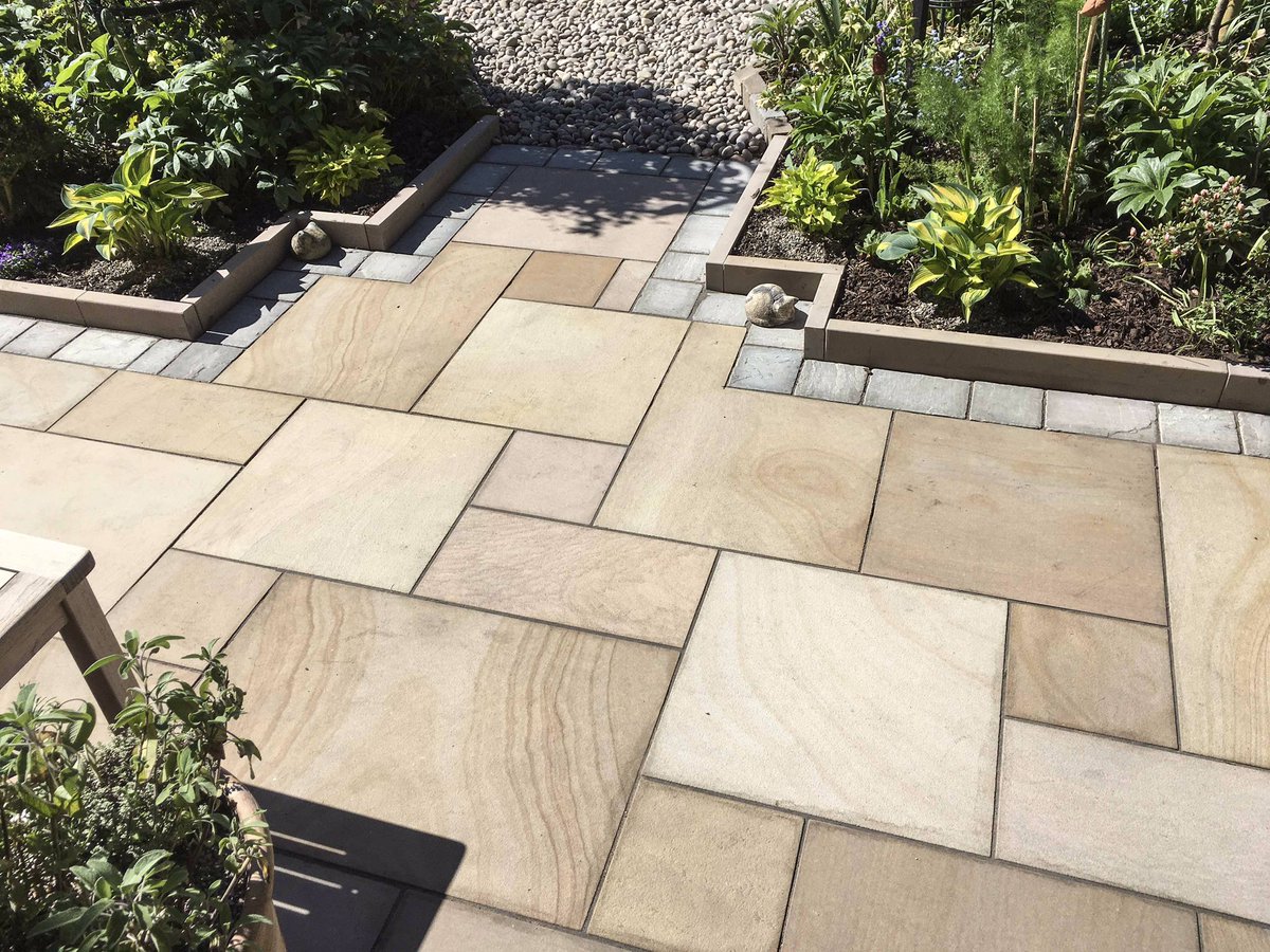 TottLandscapeCo's tweet photo. Busy week, new #patio laid,#MarshallsVersuro #paving ,happy customers,well deserved weekend rest https://t.co/CHbaW16vmX
